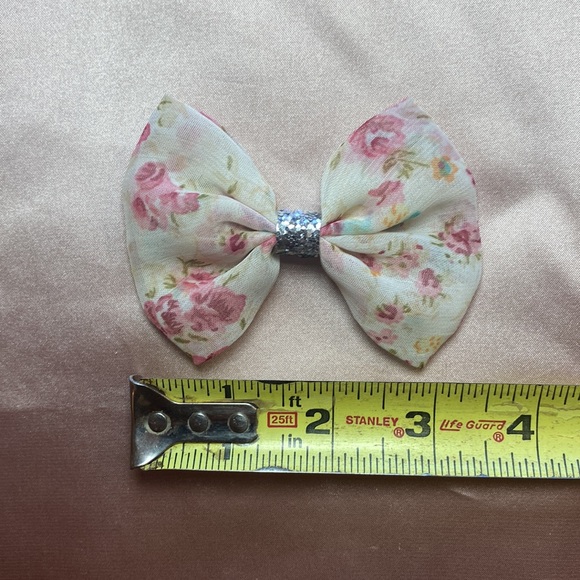 9/$50 Floral Hair Bow with Alligator Clip - Picture 4 of 6